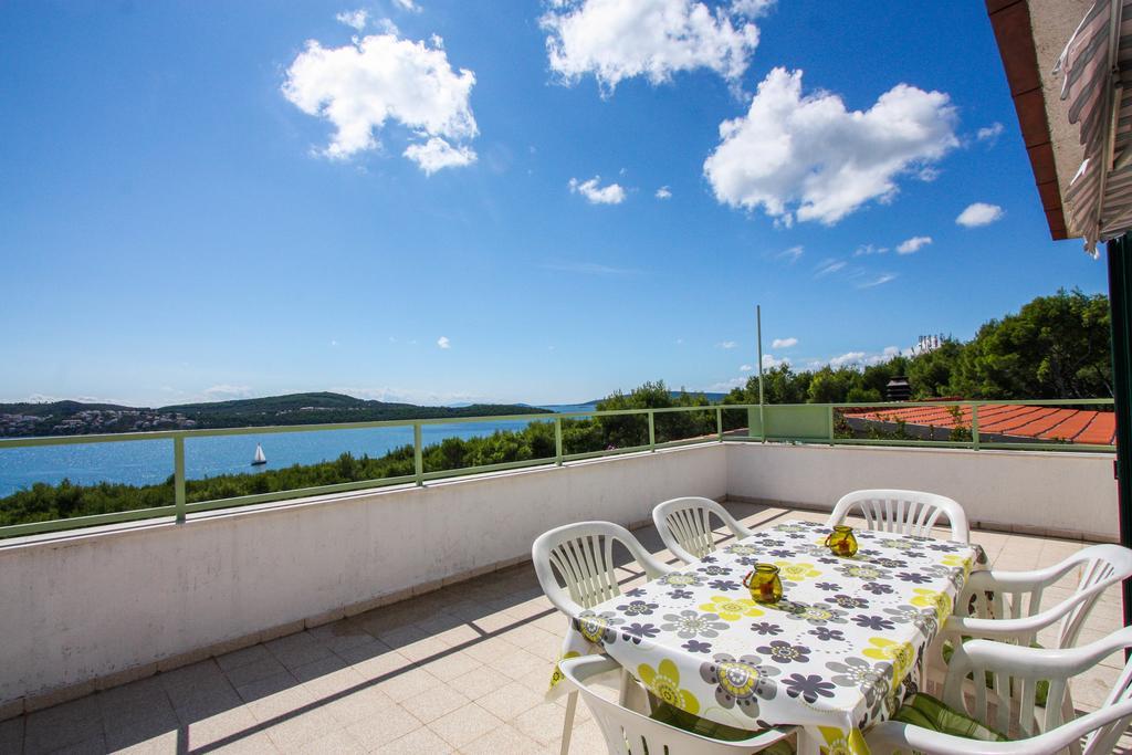 Apartment Artemisia 1 Trogir Extérieur photo